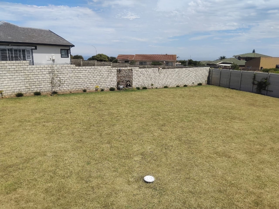 3 Bedroom Property for Sale in Wavecrest Eastern Cape